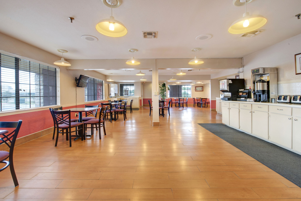 Days Inn by Wyndham College Station University Drive