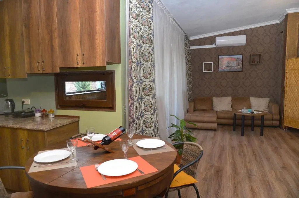 Natia's apartment on Dadiani st.