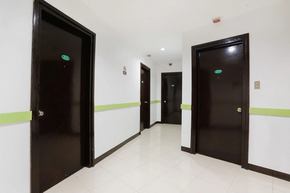 OYO 214 Elles Pension House