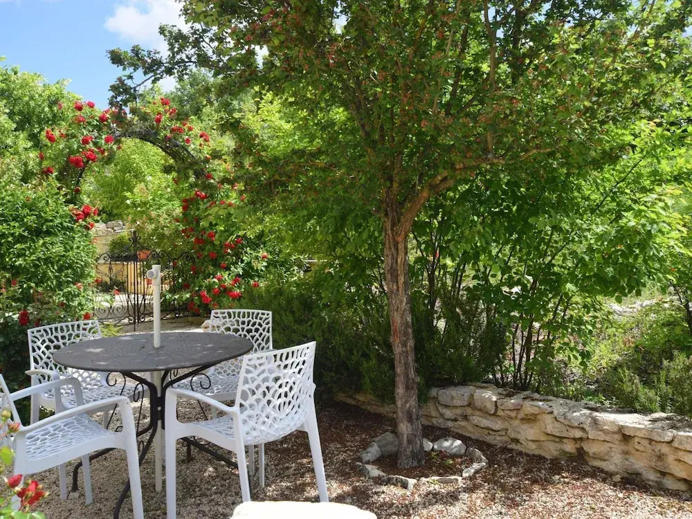 Apartment in Montbrun-les-Bains near forest