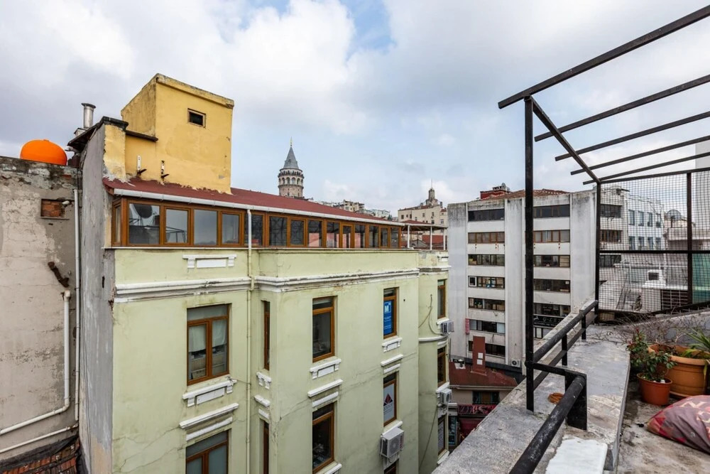 Dreamy Duplex Flat With Terrace Near Galata Tower