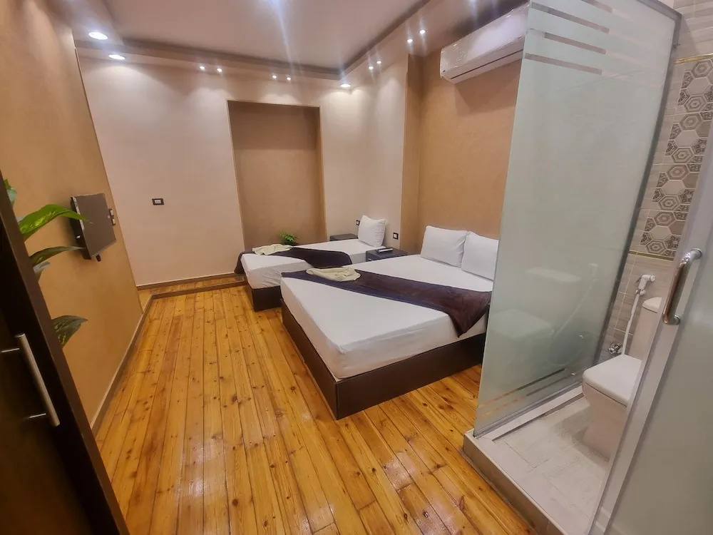 Cairo plaza 2 hotel