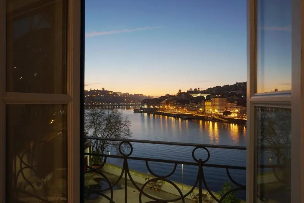 Porto View by Patio 25