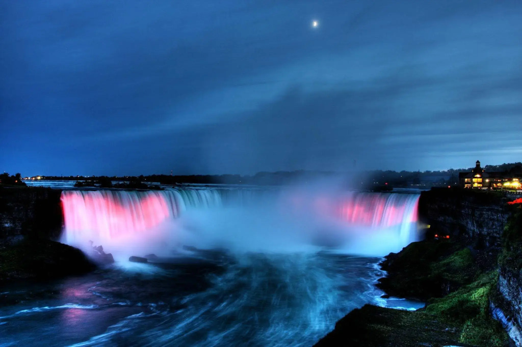 The Brock Niagara Falls Fallsview, Tapestry by Hilton