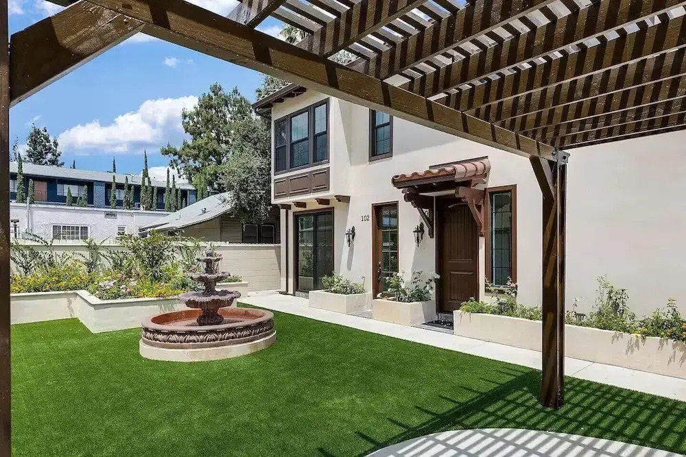 Luxurious Pasadena Home w Parking Near Old Town