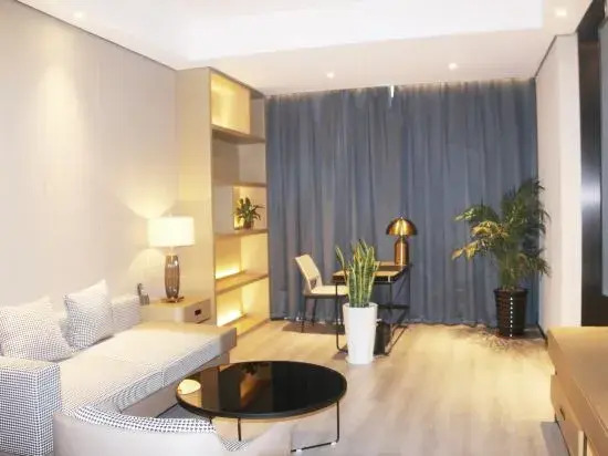 Feilong Hotel (Hefei Feixi High-tech Industrial Park Mingzhu Avenue Branch)