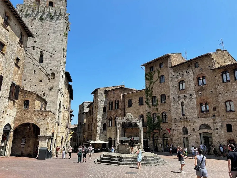 Casa Martina, Piazza Delle Erbe, San Gimignano