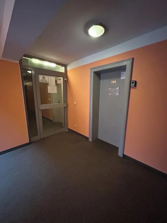 2-Rent Group Hostel Rooms AUB162