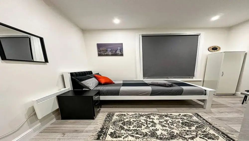 MIA Residence - Entire Studio apartment - City View - London - Next to Ealing Broadway Station