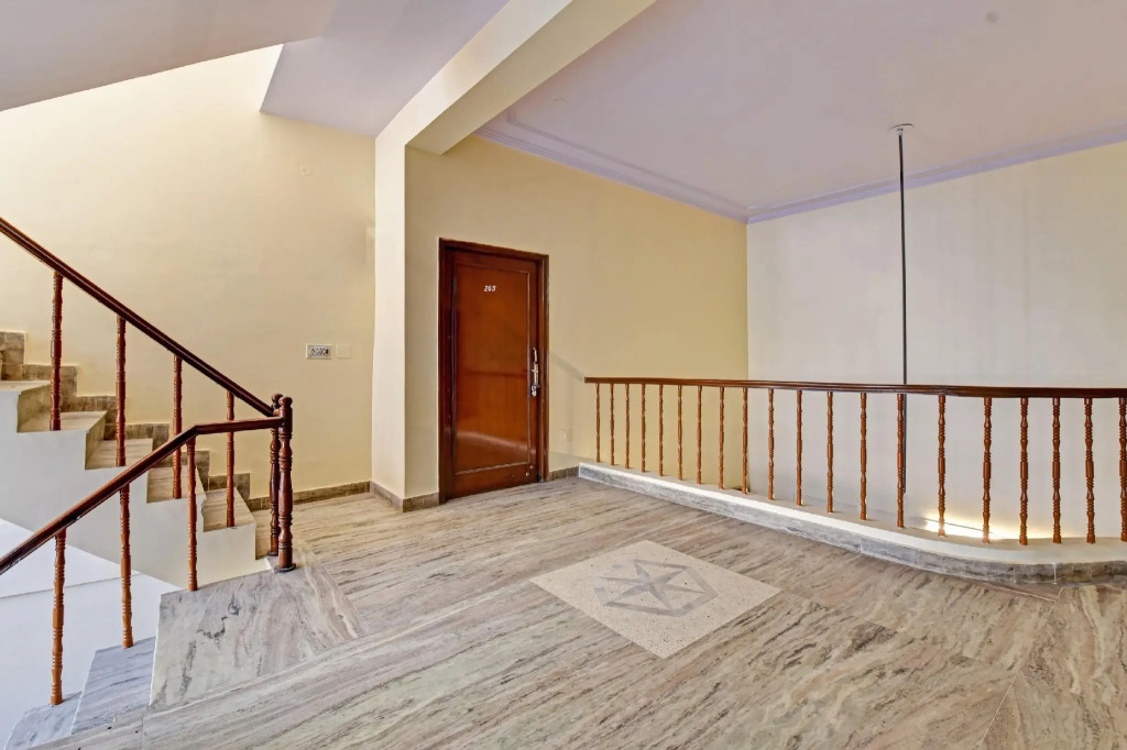 OYO 82265 Hotel Om Naman
