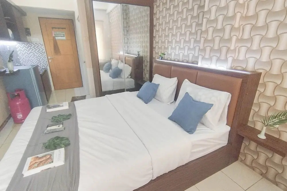 Studio Minimalist And Warm At Pavilion Permata Apartment