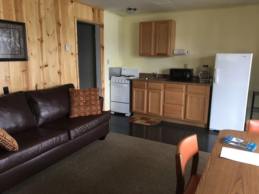 Dixon Lake Resort