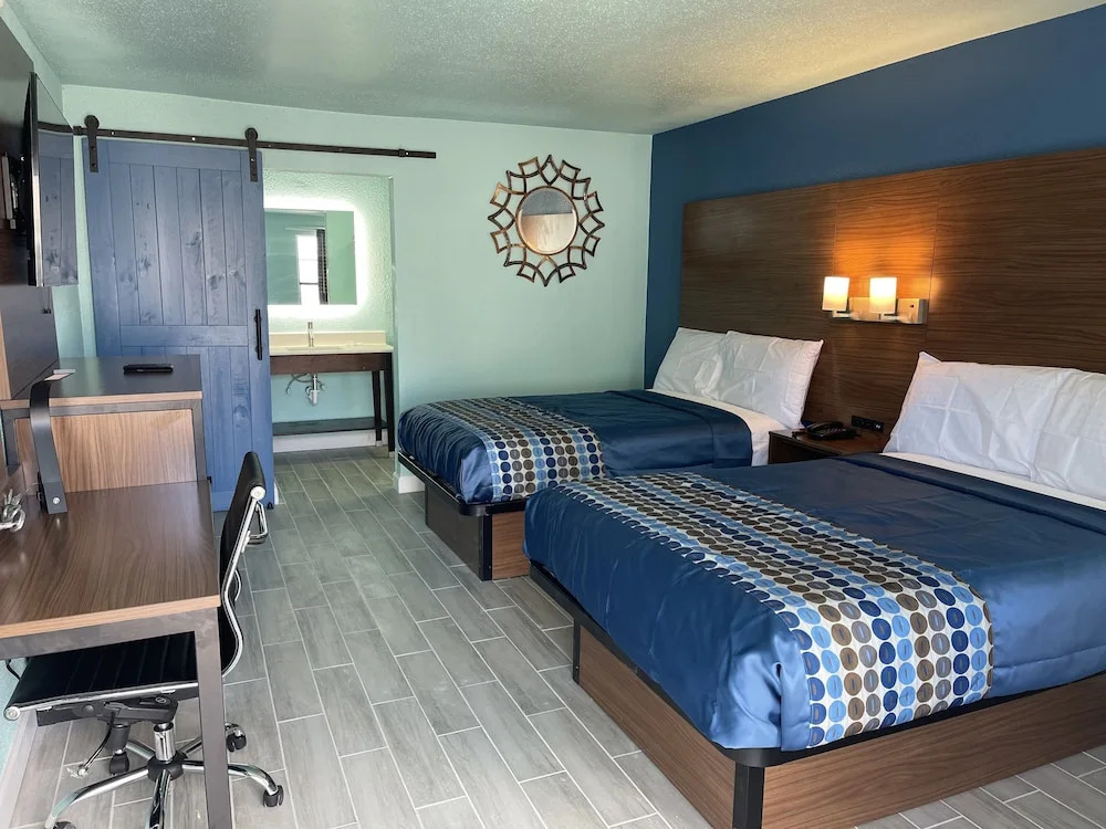 Cypress Inn