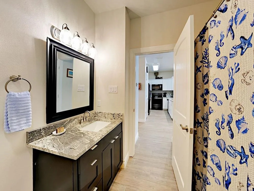 Quaint Seashore Condo in Port Aransas by RedAwning