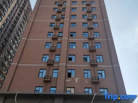 Yuehe Fashion Homestay (Zhengzhou Erqi Wanda Wanghuzhai Subway Station)