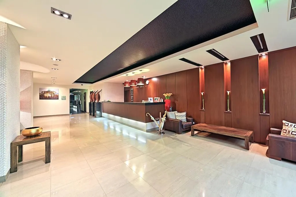 Hotel Cubix