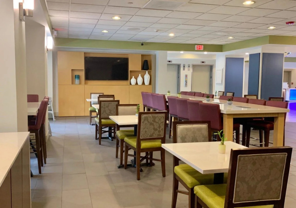 Holiday Inn Express & Suites Miami - Hialeah by IHG