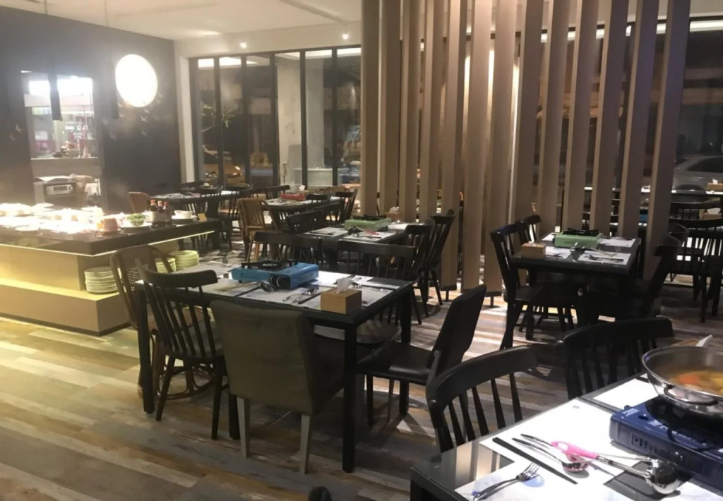Champs Hotel