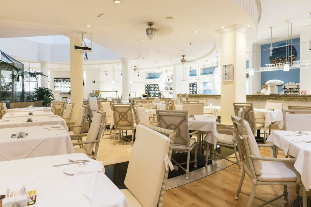 Ona Hollywood Mirage
