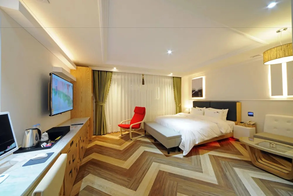 Biz Hotel
