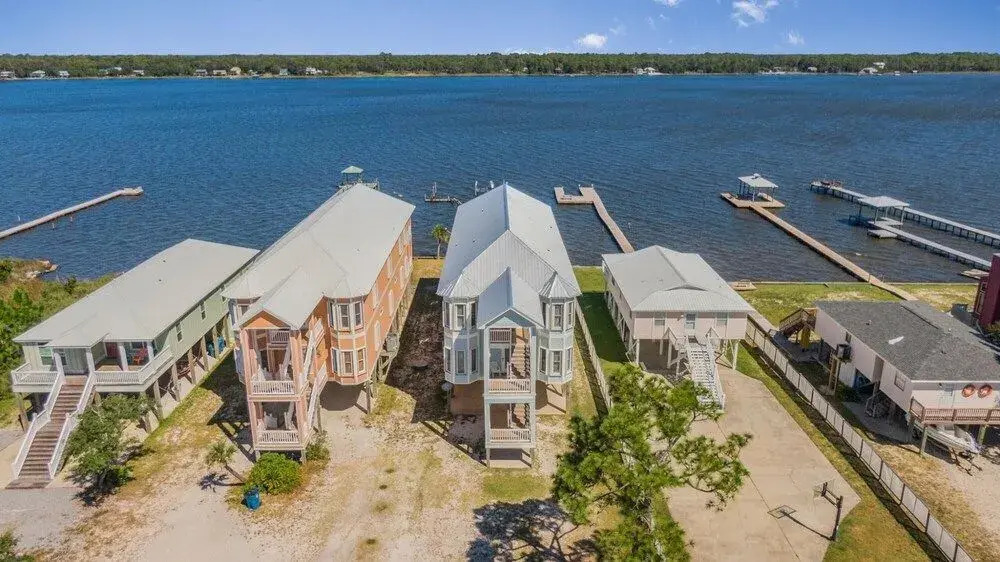 North Floor Pet-friendly Duplex on Little Lagoon