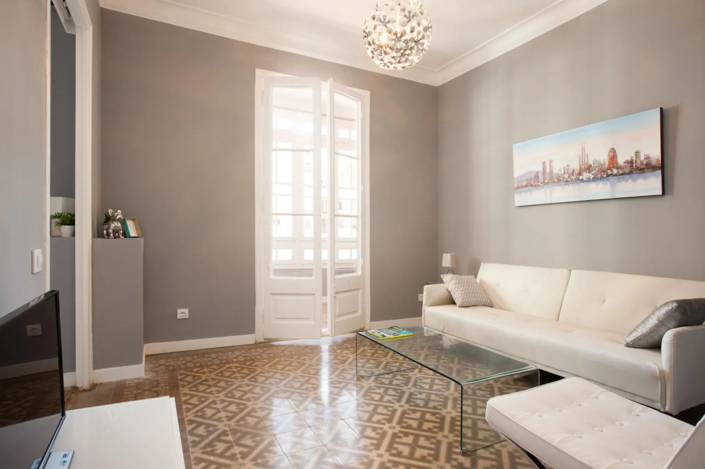 SOFIA 4 · Sofía's Gallery & Bath · Well Priced 6 Pax Spacious Home in Eixample