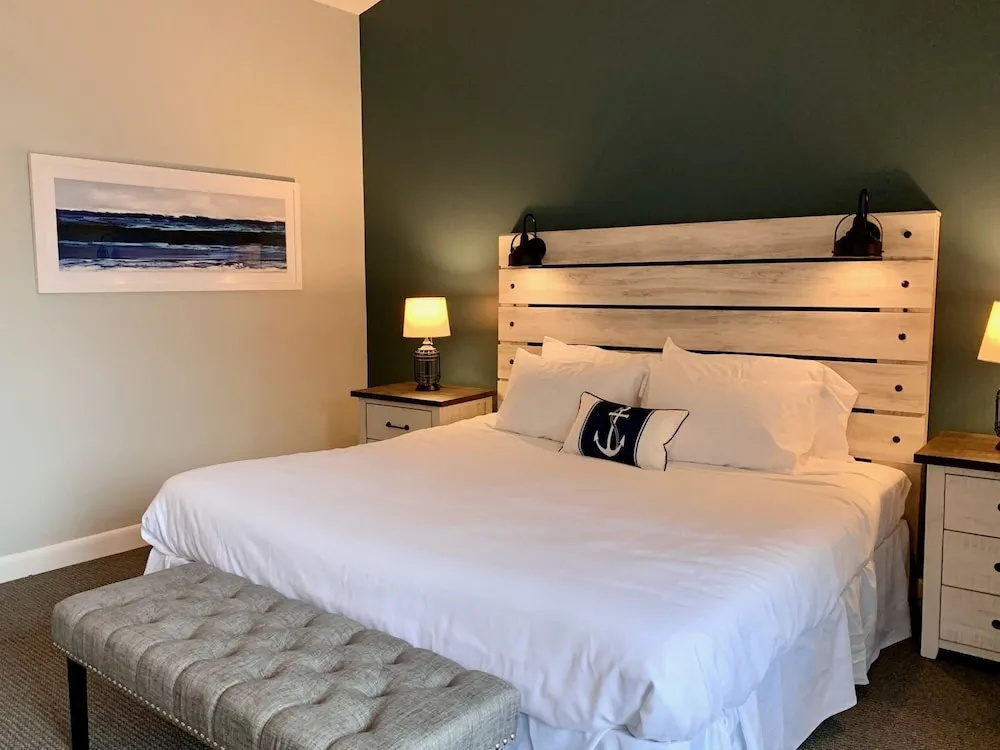 Smugglers Cove Inn