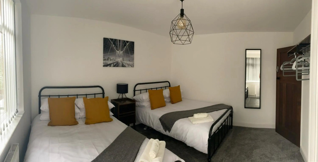 Bessie House Free Parking City of Doncaster Racecourse Wild Life Park airport keepmoat A1&M18
