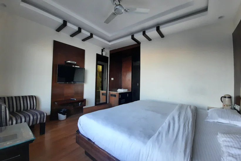 Hotel Basera