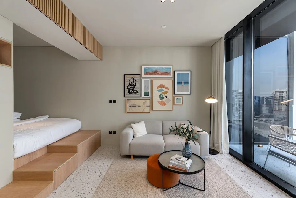Sleek Business Bay Studio Burj View Balcony