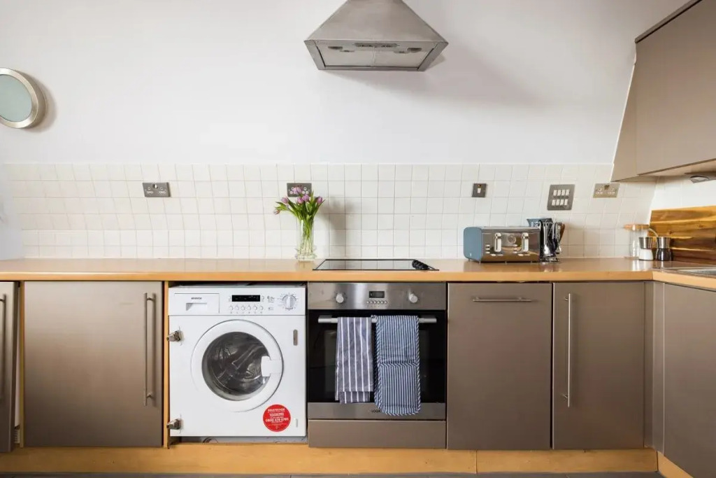 The Camberwell Loft - Captivating 2BDR Flat