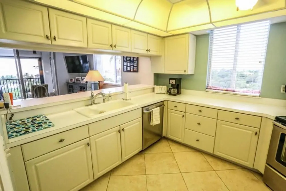 Ocean Harbor 504B