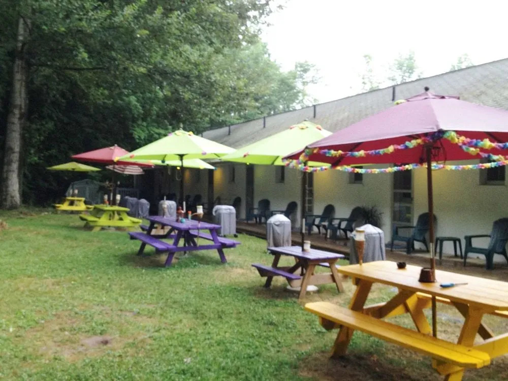 Starlite Motel & Suites