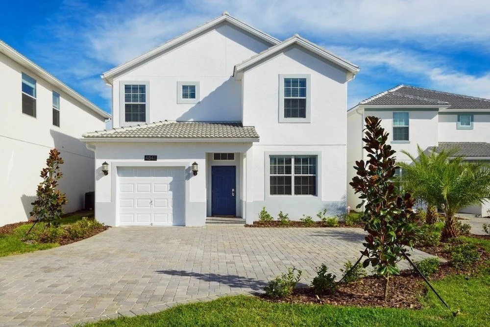 Luxury 5 bedroom home with private pool