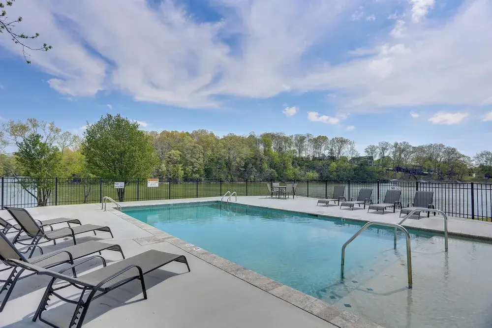 Modern Luxury Retreat: Walk to Tims Ford Lake!