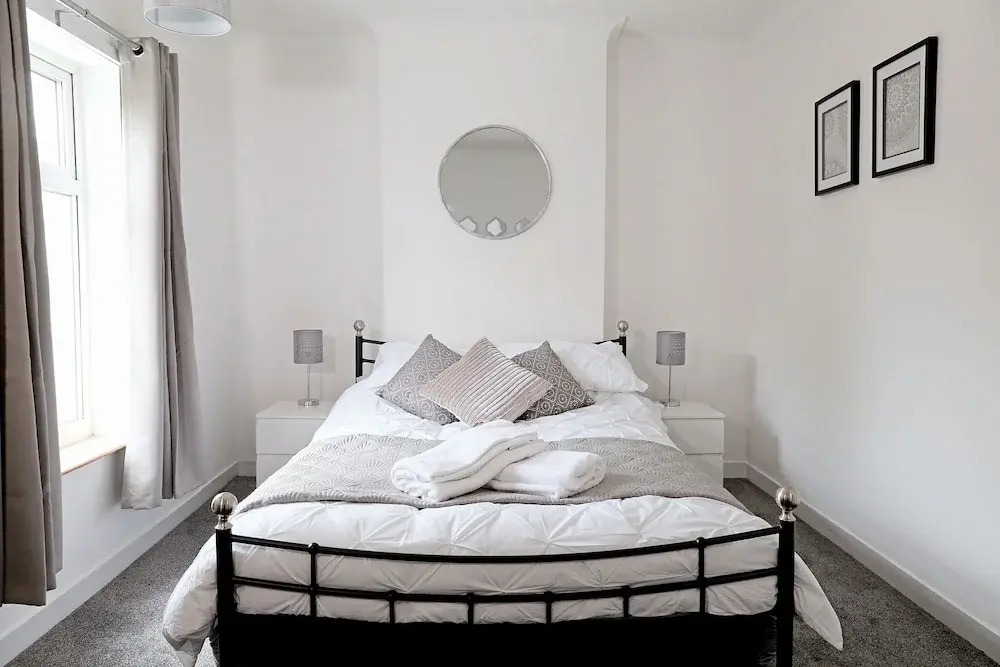 2 Bedroom City Centre House - Guest Homes!