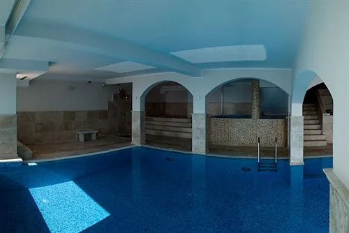 Hotel Romanov