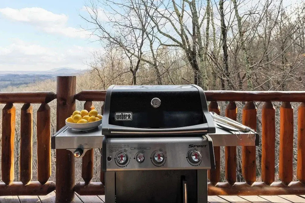 Bears Den Way by Avantstay Private Golf Sim, Firepit & Mountain Views Near Dollywood