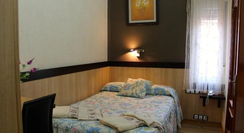 Hostal De La Torre Hostal Economico