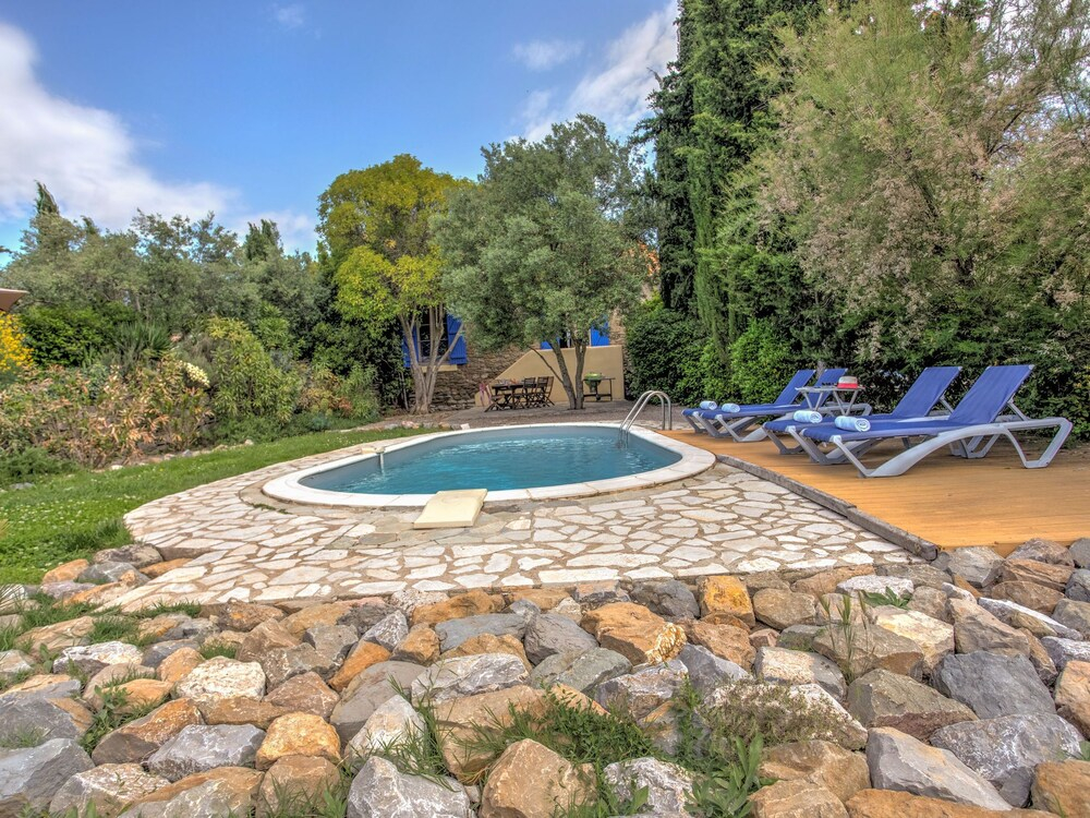 Charming Villa in Siran With Pool