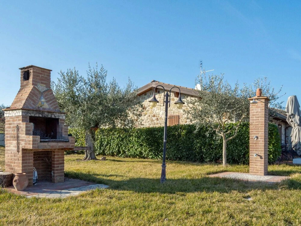 Luxurious Holiday Home in Marsciano With Swimming Pool