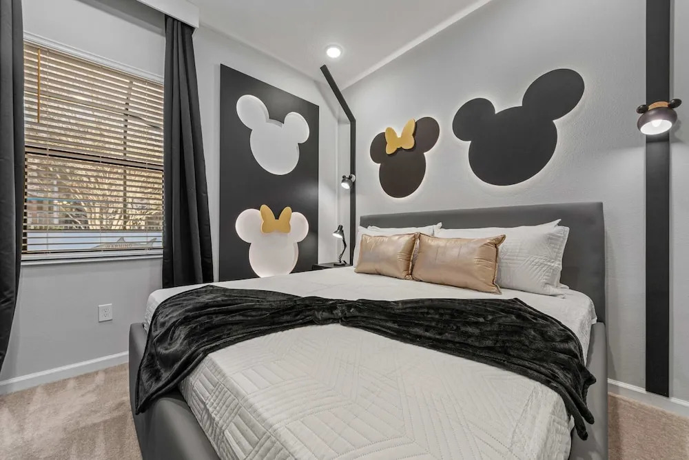 5BR 5BA Paradiso Grande - Walk to Seaworld 10507