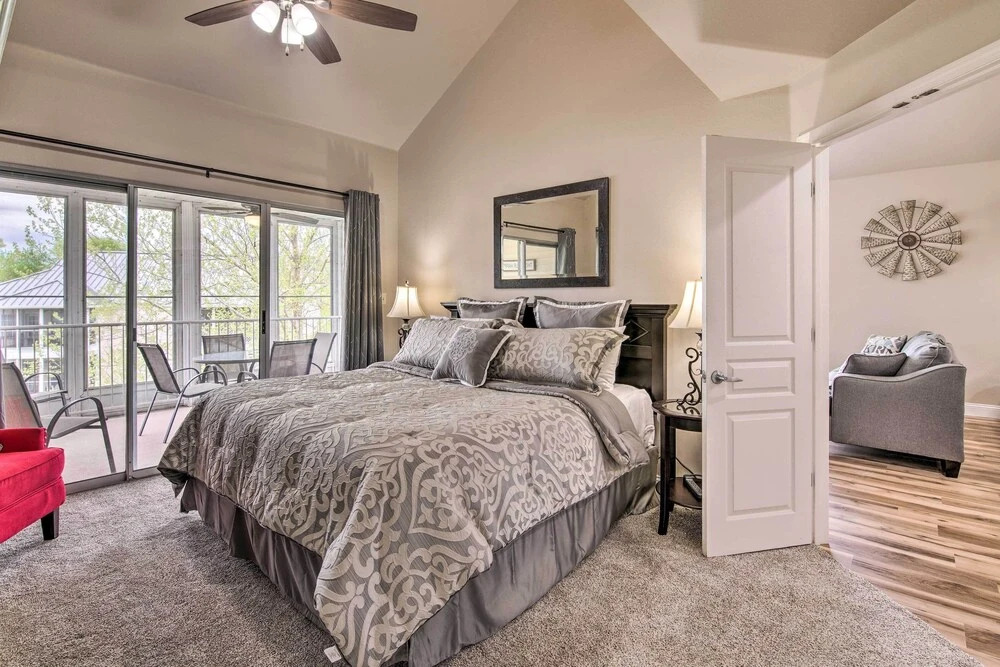 Cozy + Deluxe Branson Condo w/ Covered Balcony