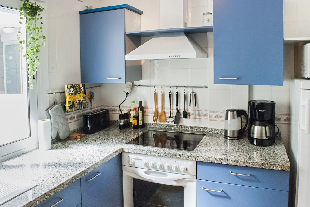 Beachclose Apartment with Large Terrace and Pool Ref 6