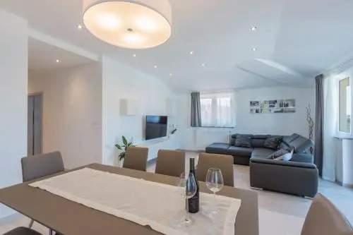 Apartments Roy