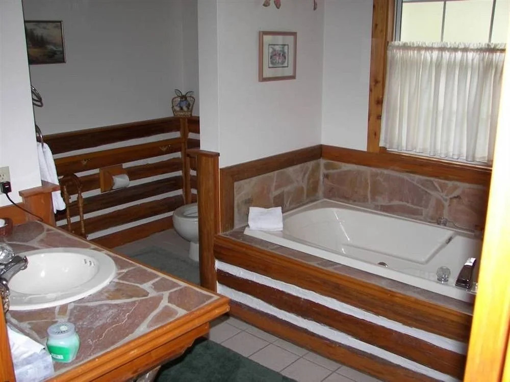 Heritage Country Inn