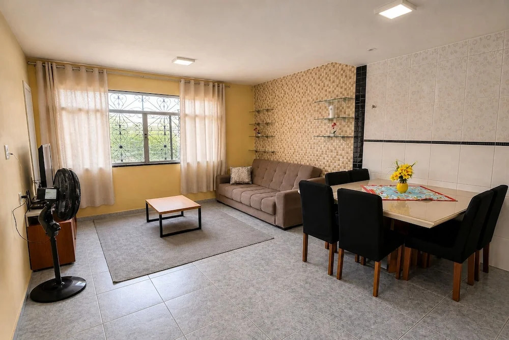 Casa Laranja com Split e Wi-Fi 700 MB