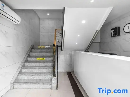 Rest Hotel (Shanghai Xinhua Hospital Jiangpu Road Metro Station Branch)