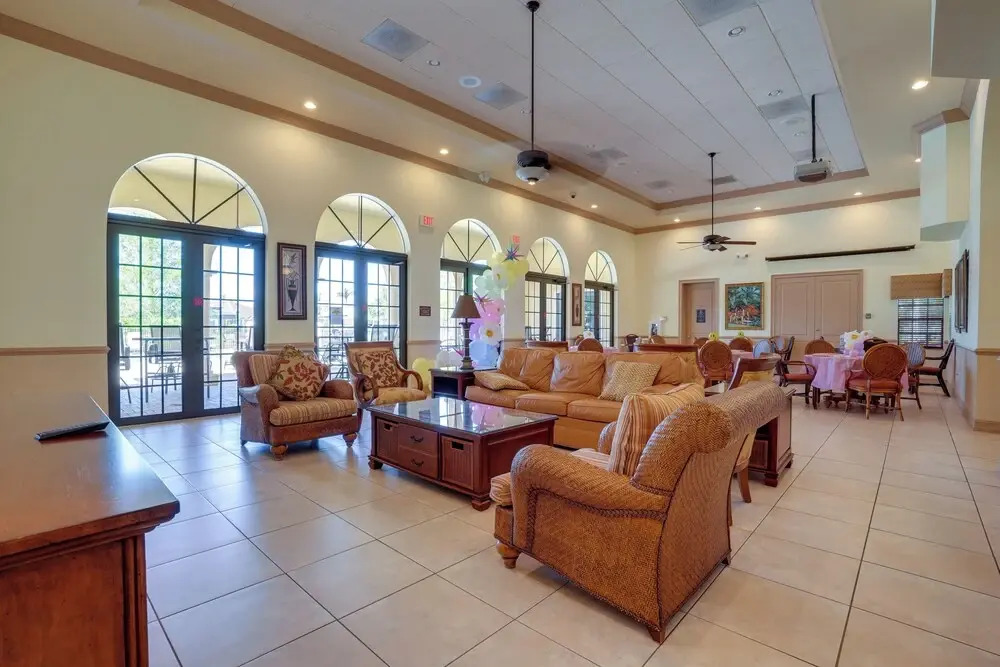 Walk to Marina + Restaurants: Cape Coral Escape!