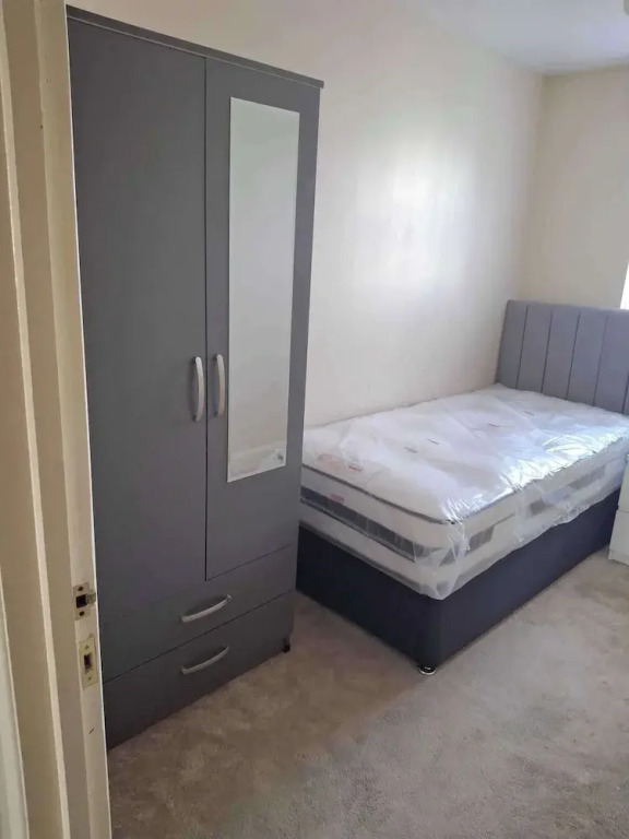 Charming London House With 3 Bedrooms